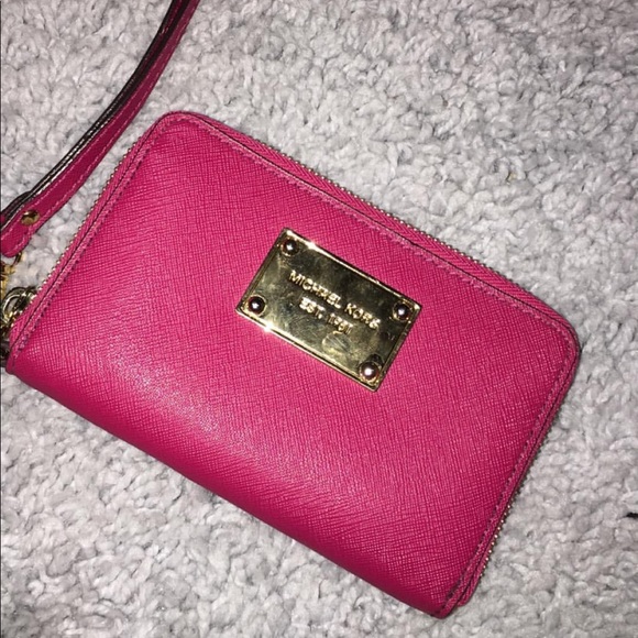 SOLD❌💕Michael Kors Wallet/ Wristlet - Picture 7 of 7